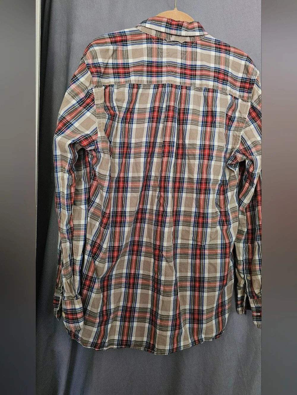 Tommy Hilfiger Men’s Plaid Button-Up Shirt in Beige and Red